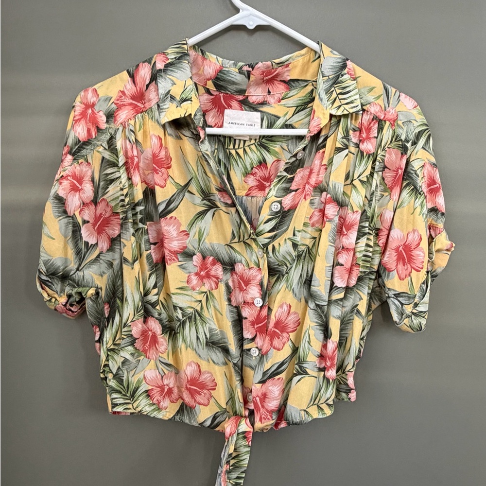 American Eagle Hawaiian Crop Yellow Floral Top sz S Tropical EUC